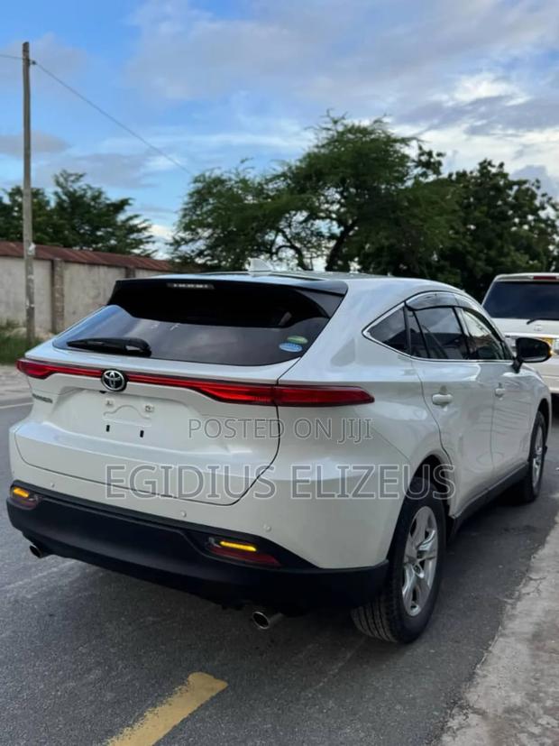Toyota Harrier 2021 White