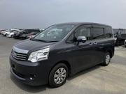 Toyota Noah 2006 Gray for sale