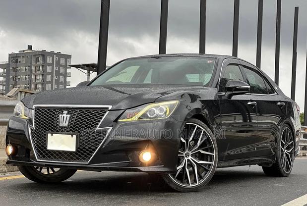 Toyota Crown 2014 Black