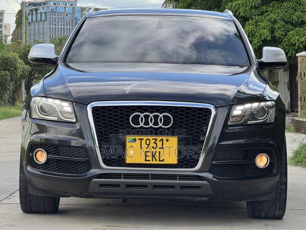 Audi Q5 2.0T Premium Quattro 2011 Black