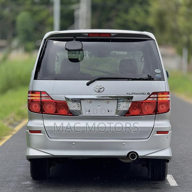 Toyota Alphard 2007 Silver