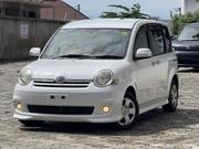 Toyota Sienta 2007 White for sale