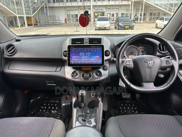 Toyota Vanguard 2011