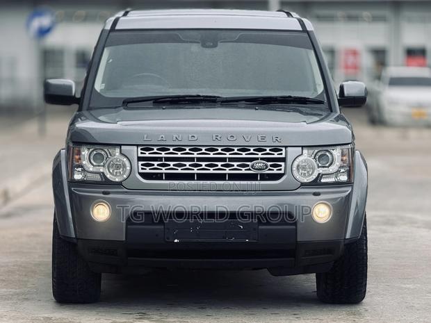Land Rover Discovery 2013 Gray
