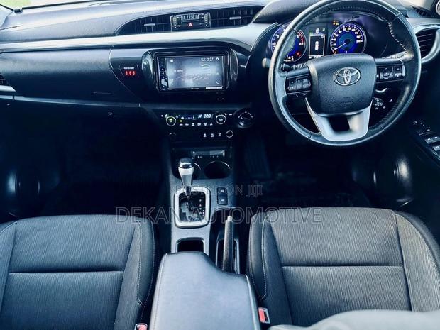 Toyota Hilux Revo Double Cab Deisel 2.4 AWD 2018 White