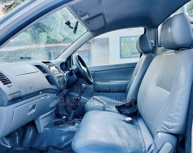 Toyota Hilux 2.5 D-4D SRX 2009 Silver