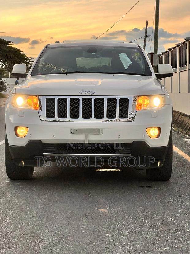 Jeep Cherokee 2010 White