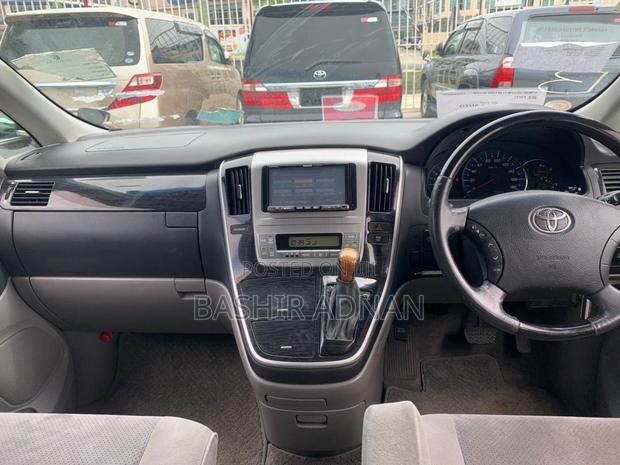 Toyota Alphard 2.4 Petrol FWD 2006 Black