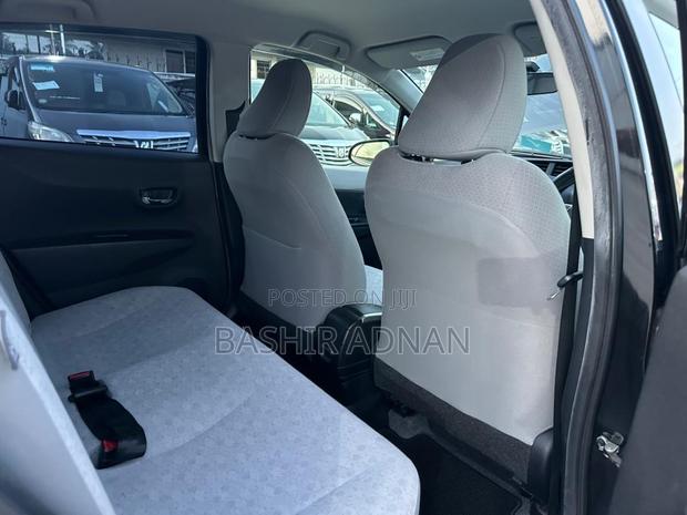 Toyota Vitz 1.3 FWD 3dr 2011 Black