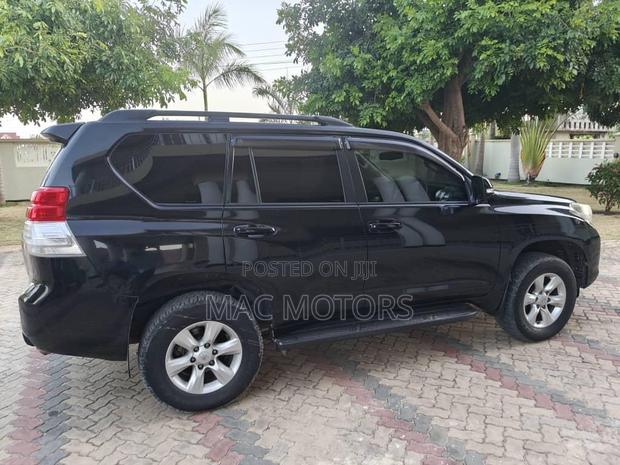 Toyota Land Cruiser Prado 2.7 i 2011 Black