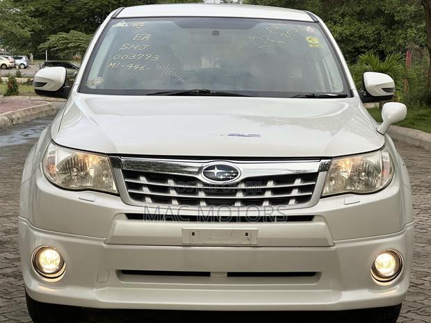 Subaru Forester 2011 Pearl