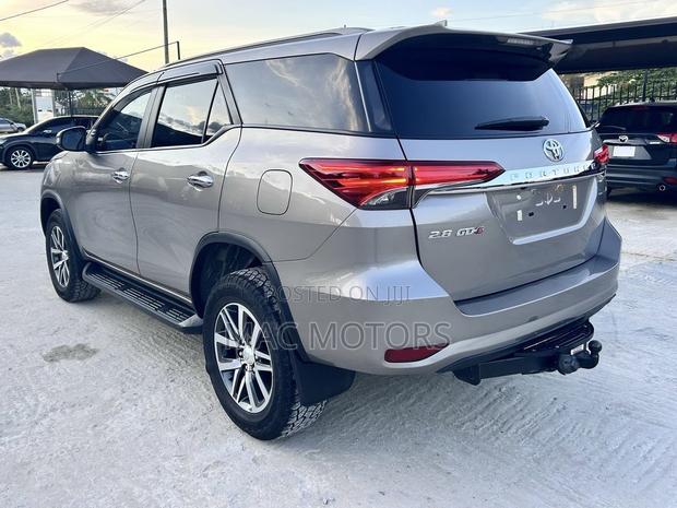 Toyota Fortuner 2.8 D AWD 2018 Gray