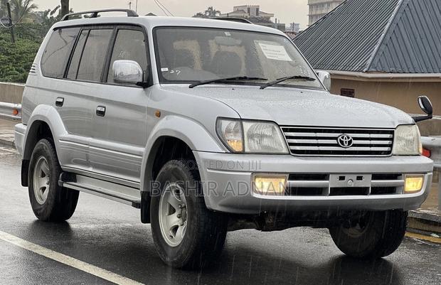 Toyota Land Cruiser Prado 2.7 16V 3dr 2000 Silver