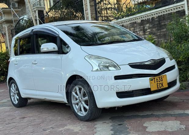 Toyota Ractis 2006 White