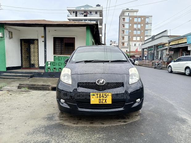 Toyota Vitz 1.5 FWD 3dr 2006 Black