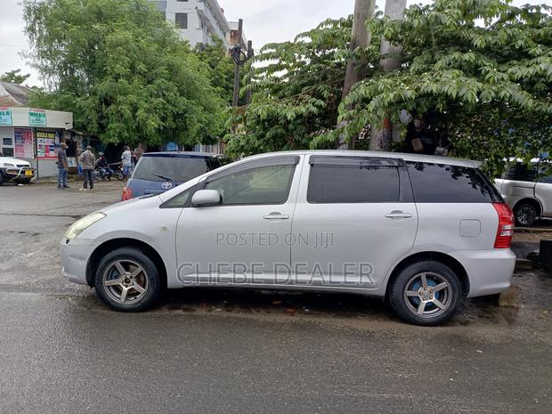 Toyota Wish 2006 Silver