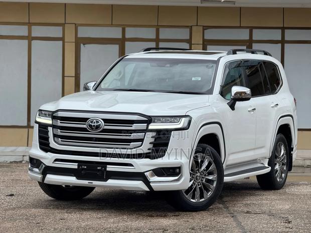 Toyota Land Cruiser 2023 Pearl