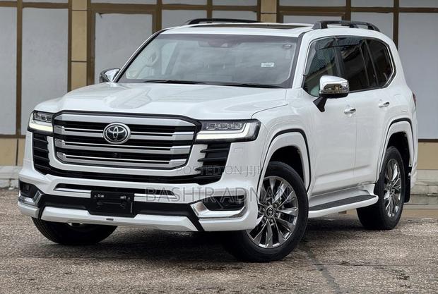 Toyota Land Cruiser 2023 White