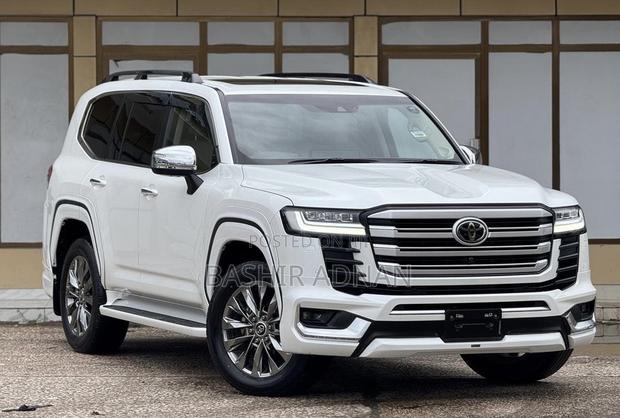 Toyota Land Cruiser 2023 White