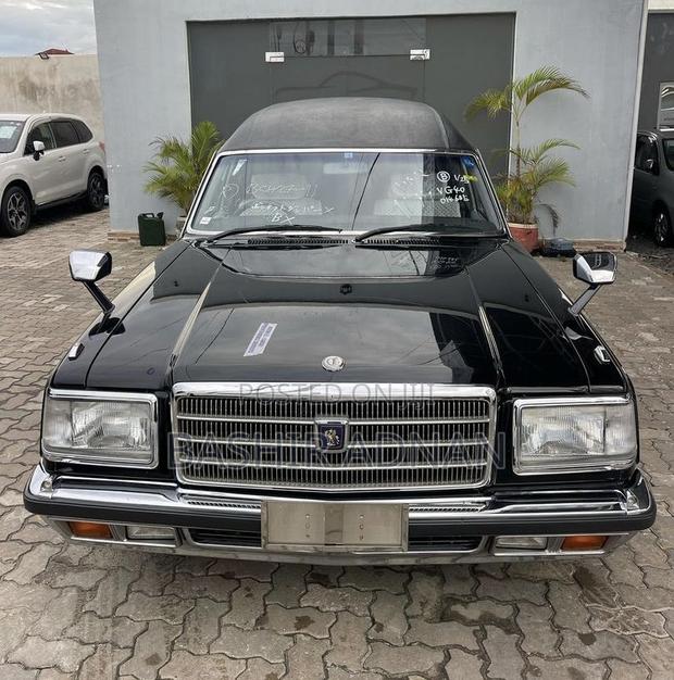 Toyota Crown 1996 Black