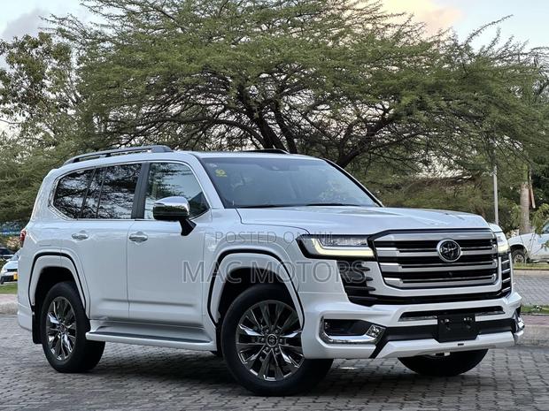 Toyota Land Cruiser 2023 White