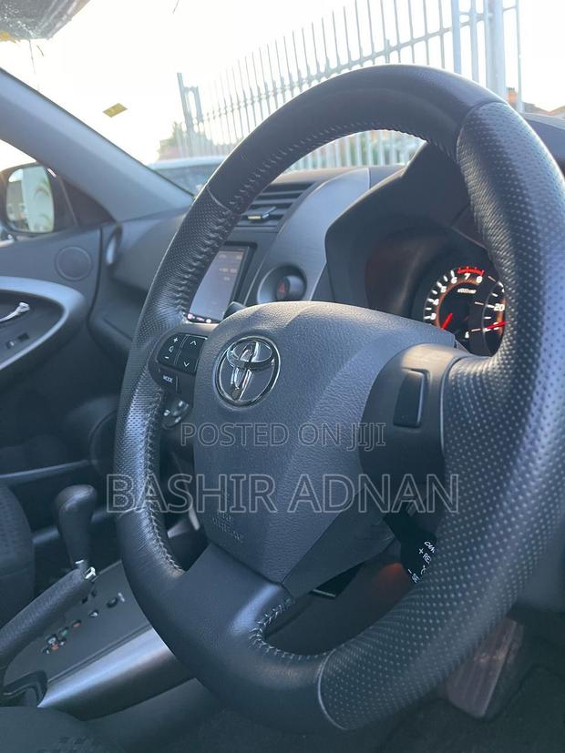 Toyota Vanguard 2012 Black