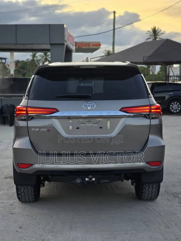 Toyota Fortuner 2018 Gray