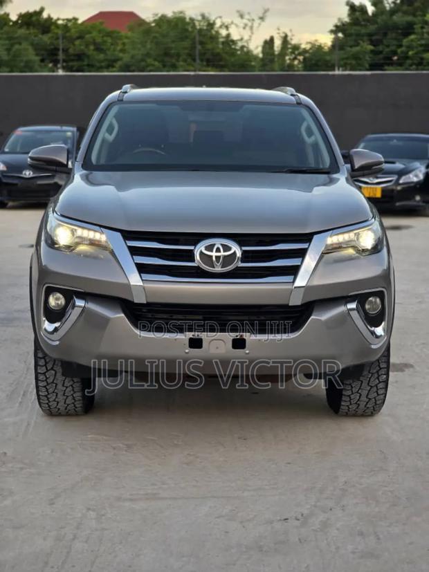 Toyota Fortuner 2018 Gray
