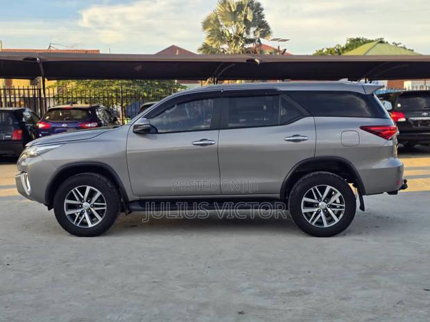 Toyota Fortuner 2018 Gray
