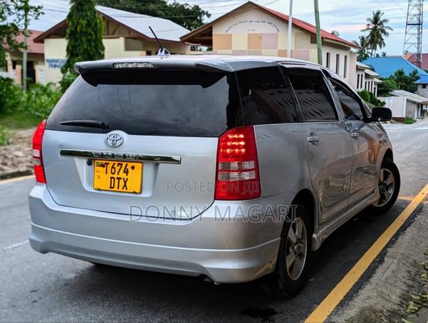 Toyota Wish 2004 Silver