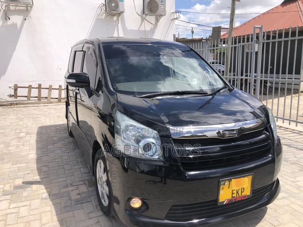 Toyota Noah 2008 Black