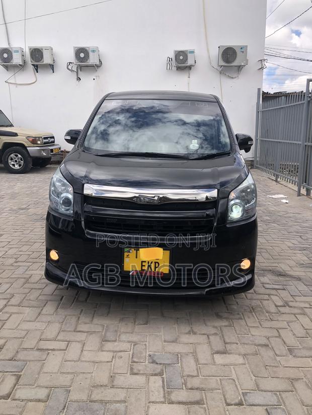 Toyota Noah 2008 Black