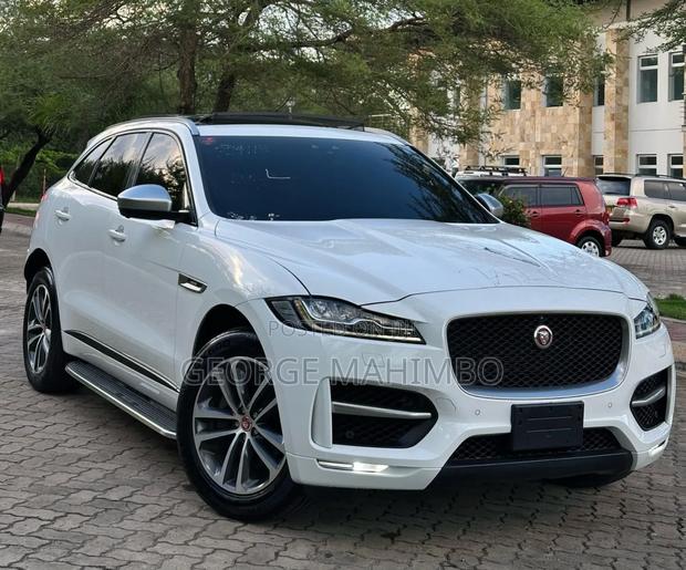 Jaguar F-Pace 2017 White