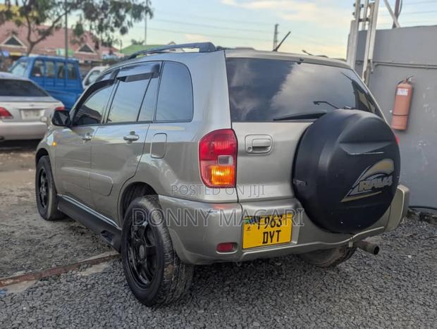 Toyota RAV4 2008 Gold