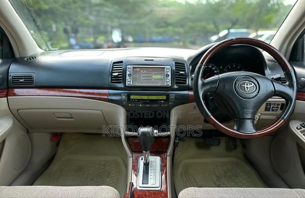 Toyota Premio 2004 Silver