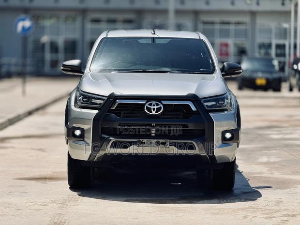 Toyota Hilux Revo Double Cab Deisel 2.8 RWD 2021 Silver