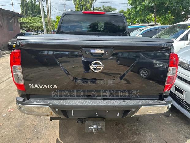 Nissan Navara 2022 Black