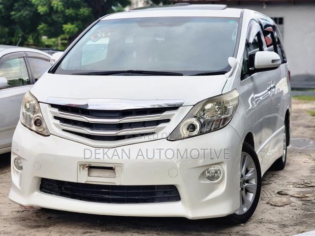 Toyota Alphard 2.4 Petrol AWD 2009 White