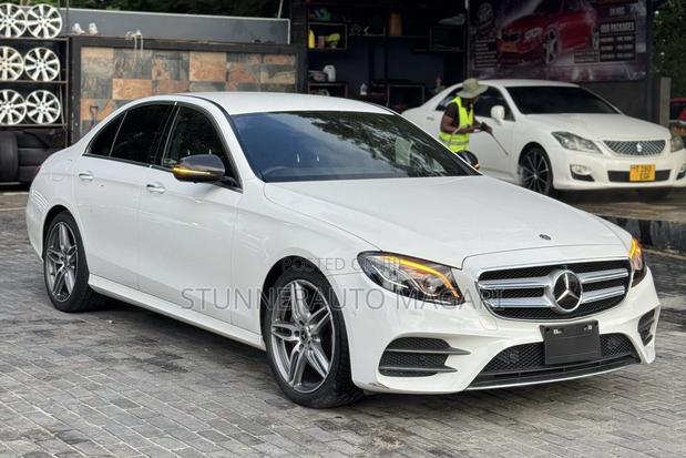 Mercedes-Benz 220E 2017 White
