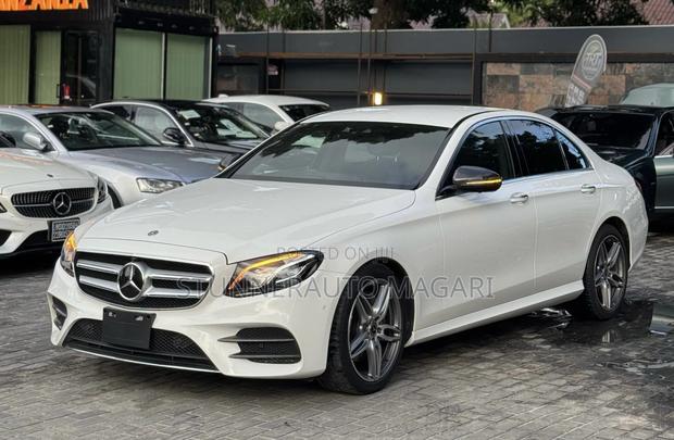 Mercedes-Benz 220E 2017 White