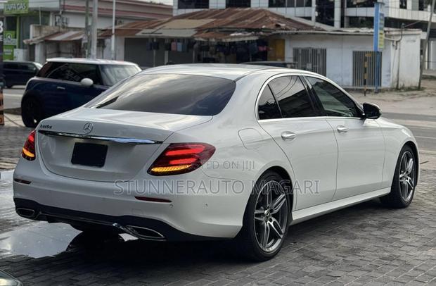 Mercedes-Benz 220E 2017 White