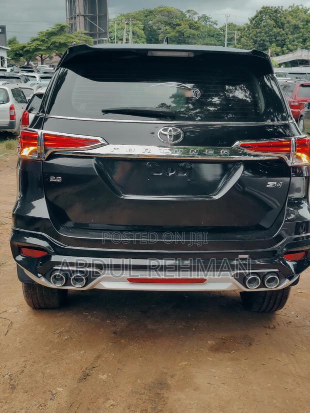 Toyota Fortuner 2.8 D AWD 2018 Black