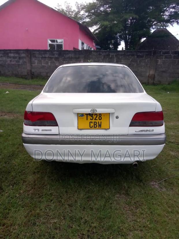 Toyota Carina 2000 White