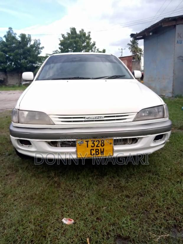 Toyota Carina 2000 White