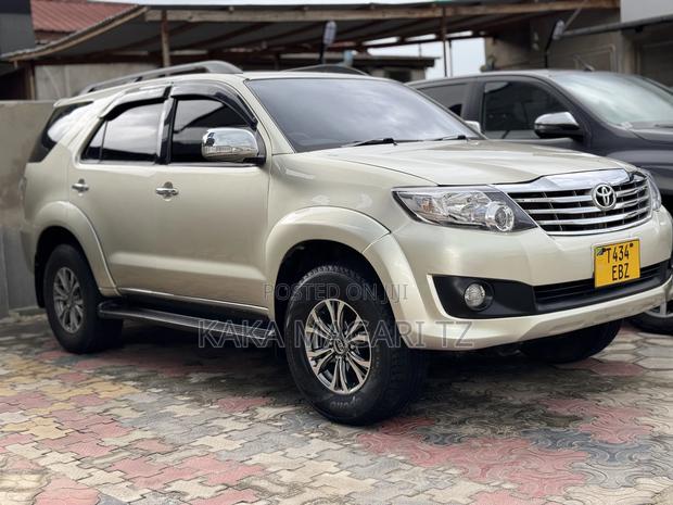 Toyota Fortuner 2007 Gold