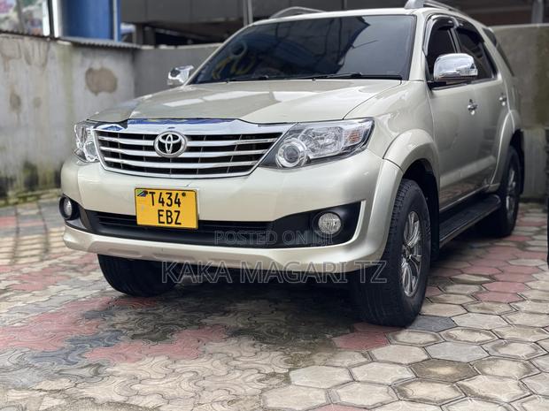 Toyota Fortuner 2007 Gold