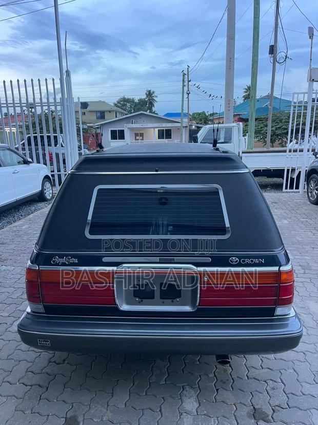 Toyota Crown 1997 Black