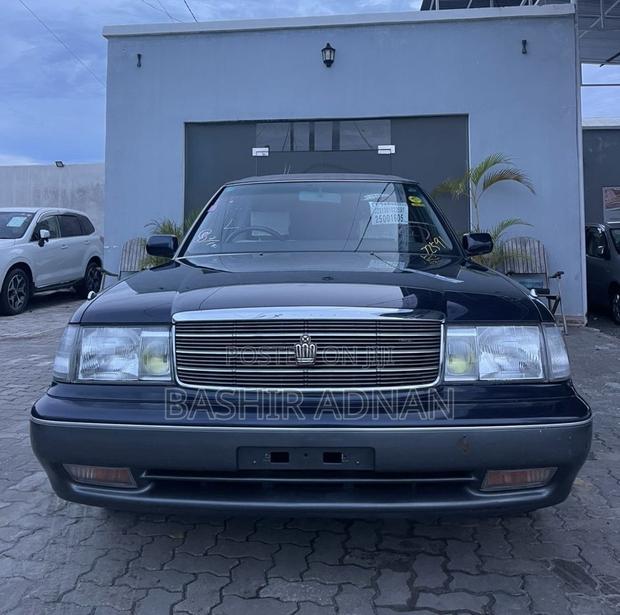 Toyota Crown 1997 Black