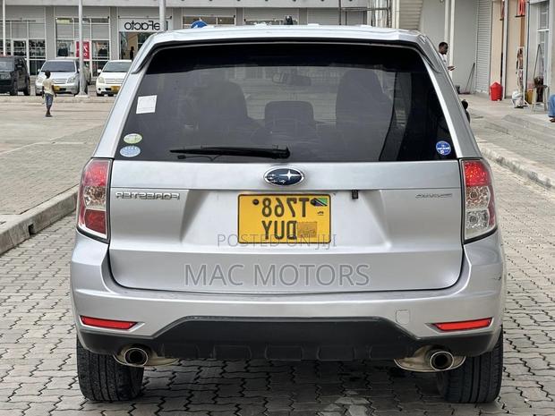 Subaru Forester 2.0D X 2011 Silver