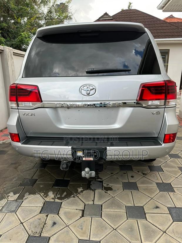 Toyota Land Cruiser 4.5 V8 VXR 2018 Silver